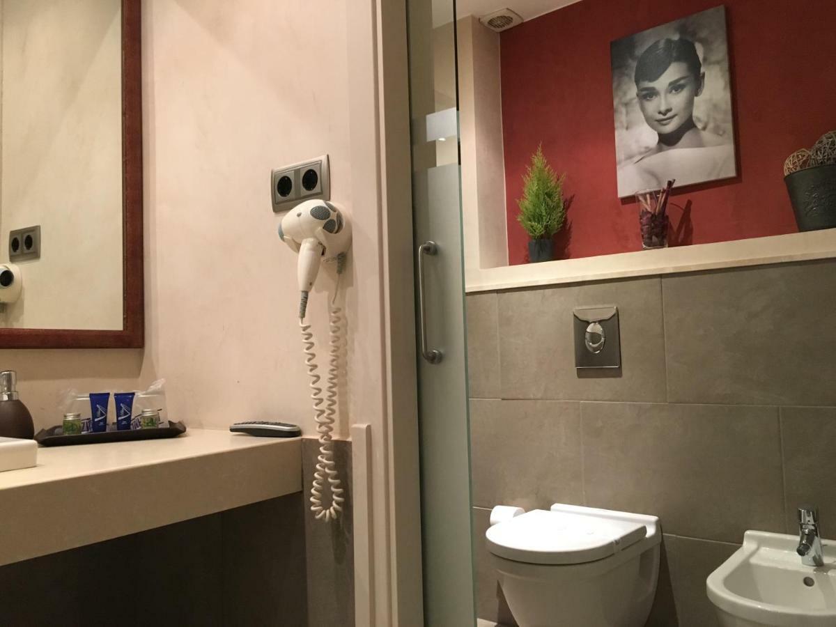 Hotel Calabria La Garriga Buitenkant foto