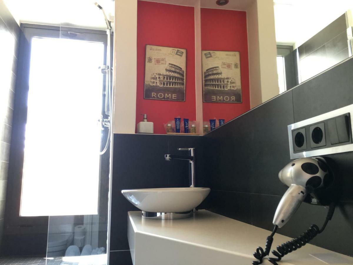 Hotel Calabria La Garriga Buitenkant foto