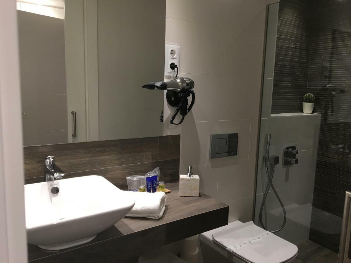 Hotel Calabria La Garriga Buitenkant foto