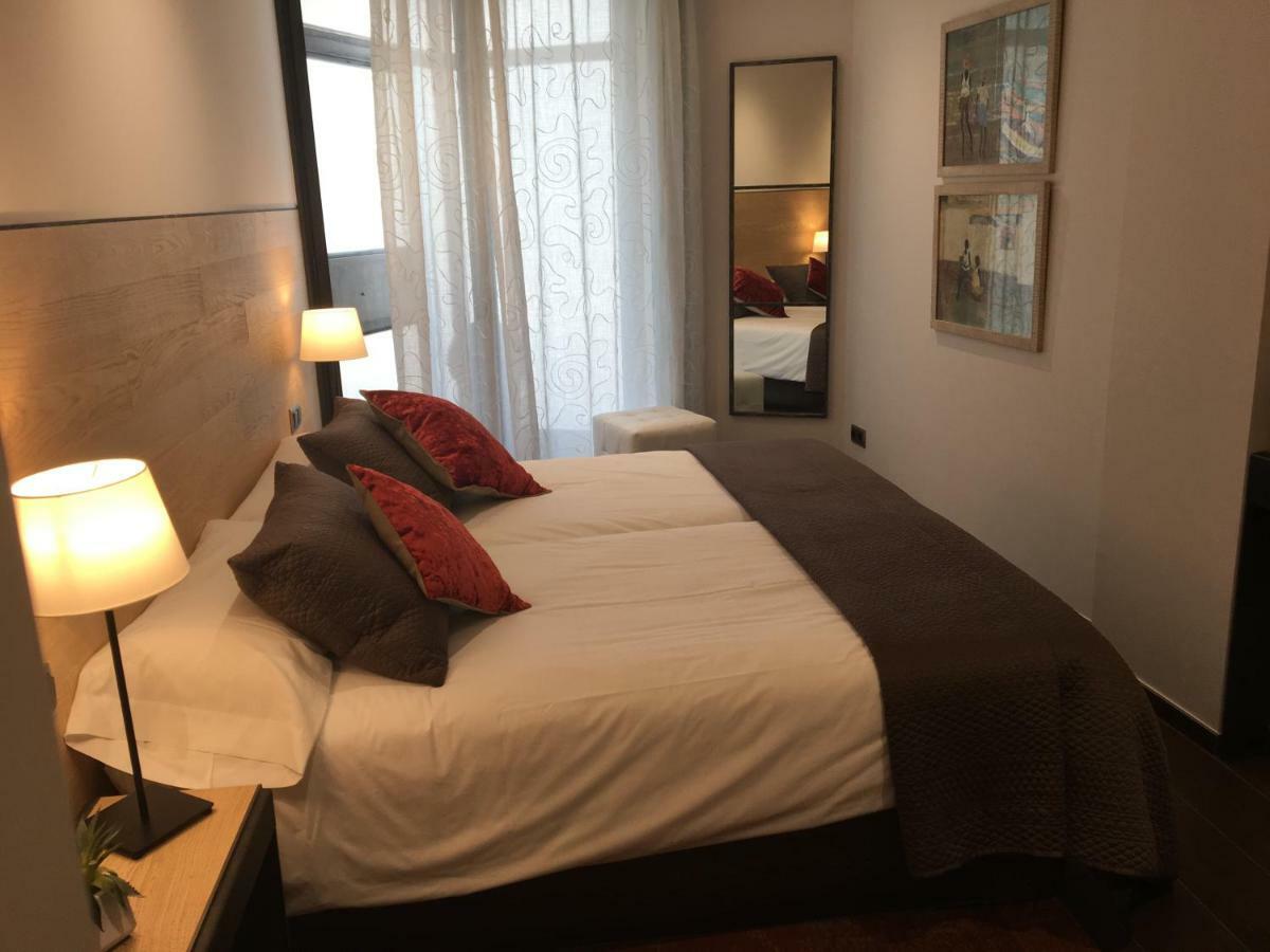 Hotel Calabria La Garriga Buitenkant foto
